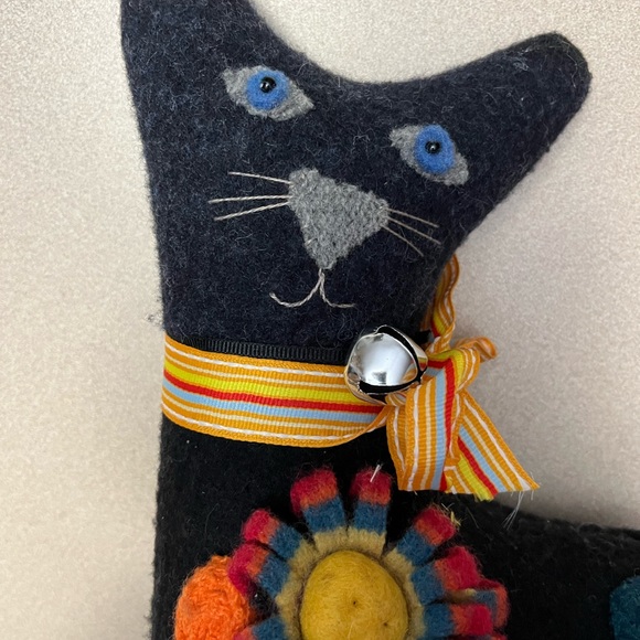 One handmade needle Felted Black Cat - Picture 4 of 11